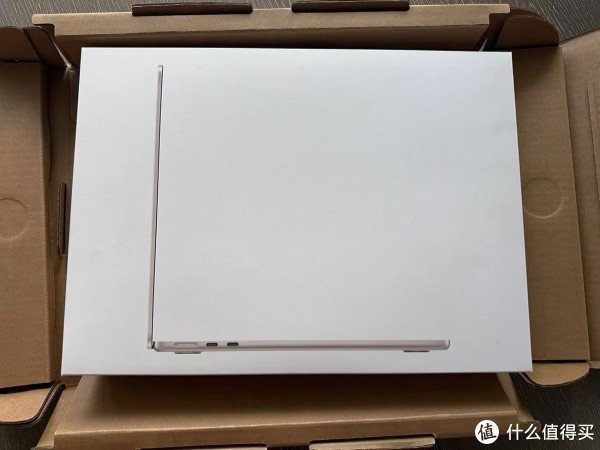 保利配资 MacBook Air M4的时候，我第一反应是——苹果是不是把空气装进电脑里了？